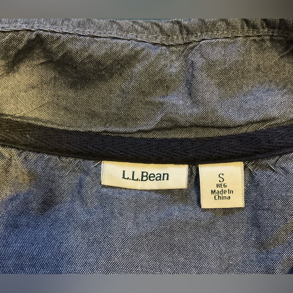 🌱L.L. Bean blue and multi color Sweatshirt - Picture 4 of 8